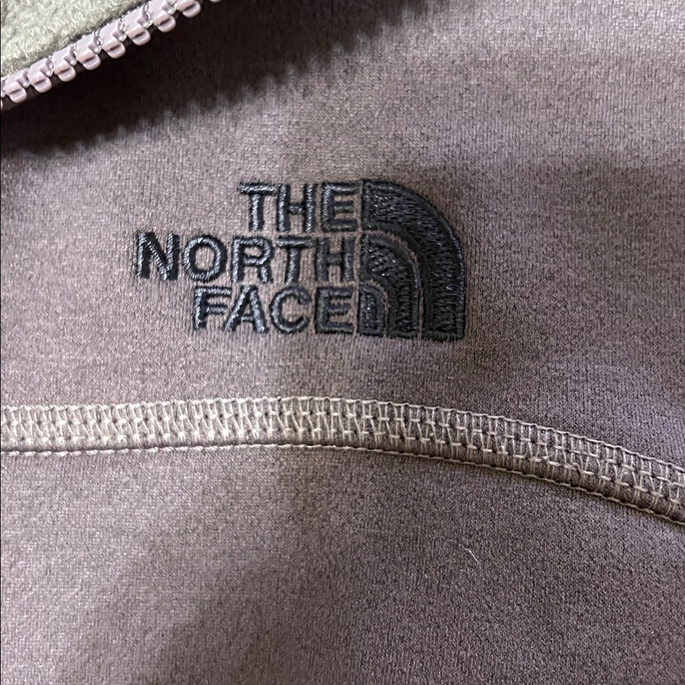 North Face Jacket Womens M Full Zip Long Sleeve Outdoors Purple Fleece Casual - Picture 6 of 9